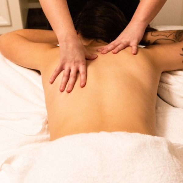 Massage bien-être aux huiles essentielles